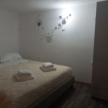 Βαχος Rooms 5 Tseratsiá 외부 사진